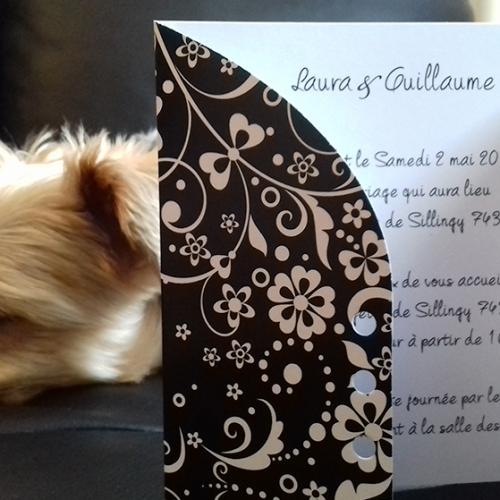 Création de faire-part de mariage avec forme de découpe / ©fotolia.com